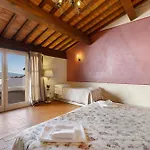 Palazzina Dei Cacciatori 3*