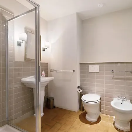Palazzina Dei Cacciatori 3*