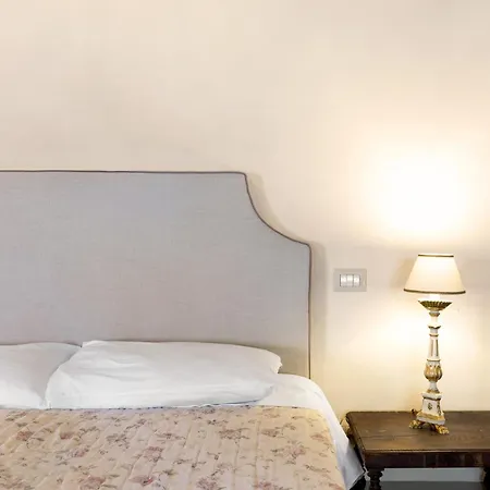 Palazzina Dei Cacciatori 3*