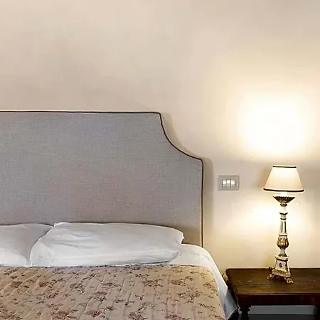 Palazzina Dei Cacciatori 3*