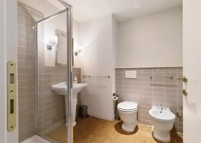 Palazzina Dei Cacciatori 3*